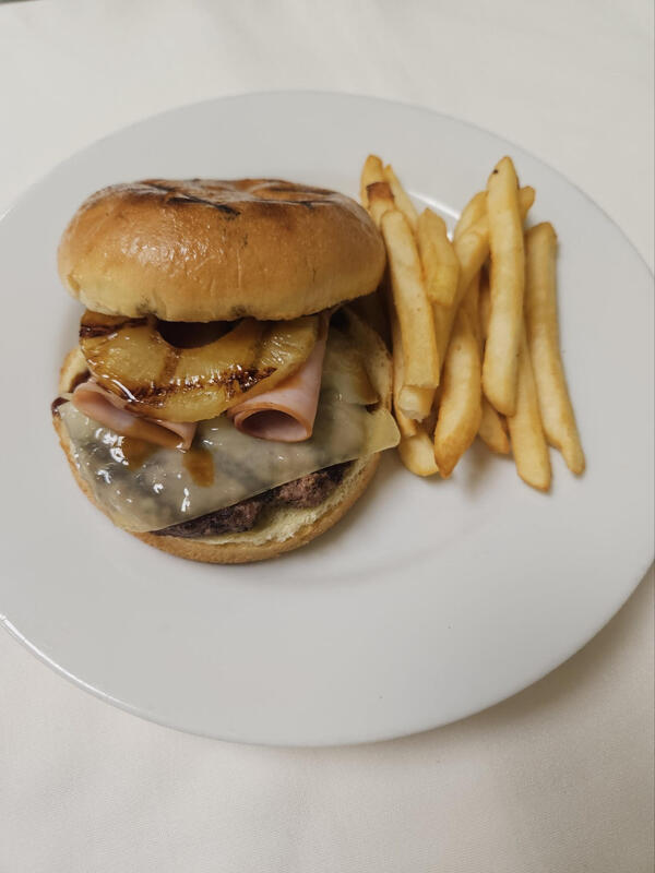 The Islander Burger (650 cal)
